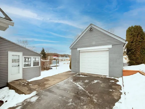 $189,900 | 127 Lily Street, Apollo, PA 15613