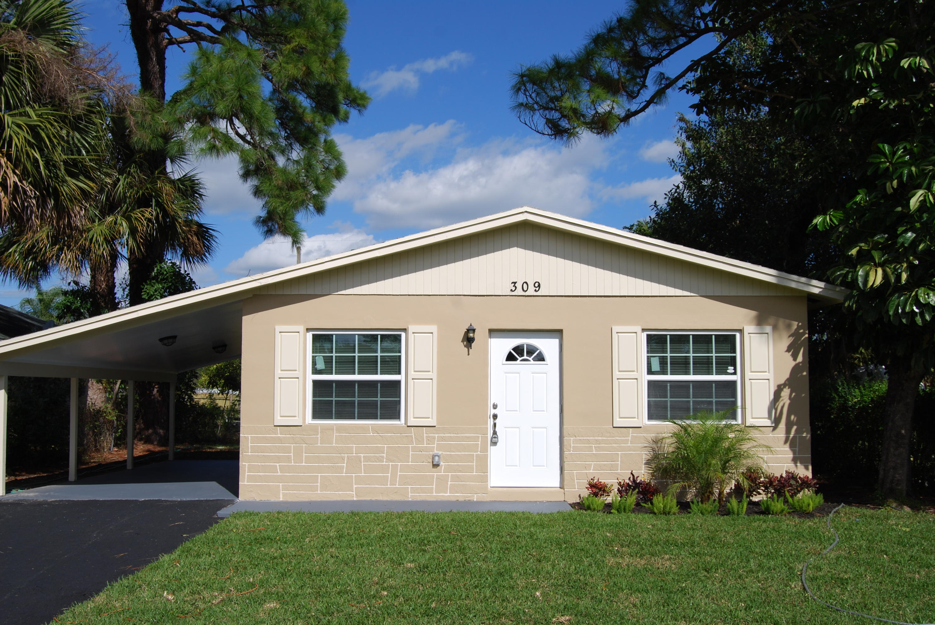 309 3rd Street Jupiter, FL 33458 - Photo 1 of 12 Exterior