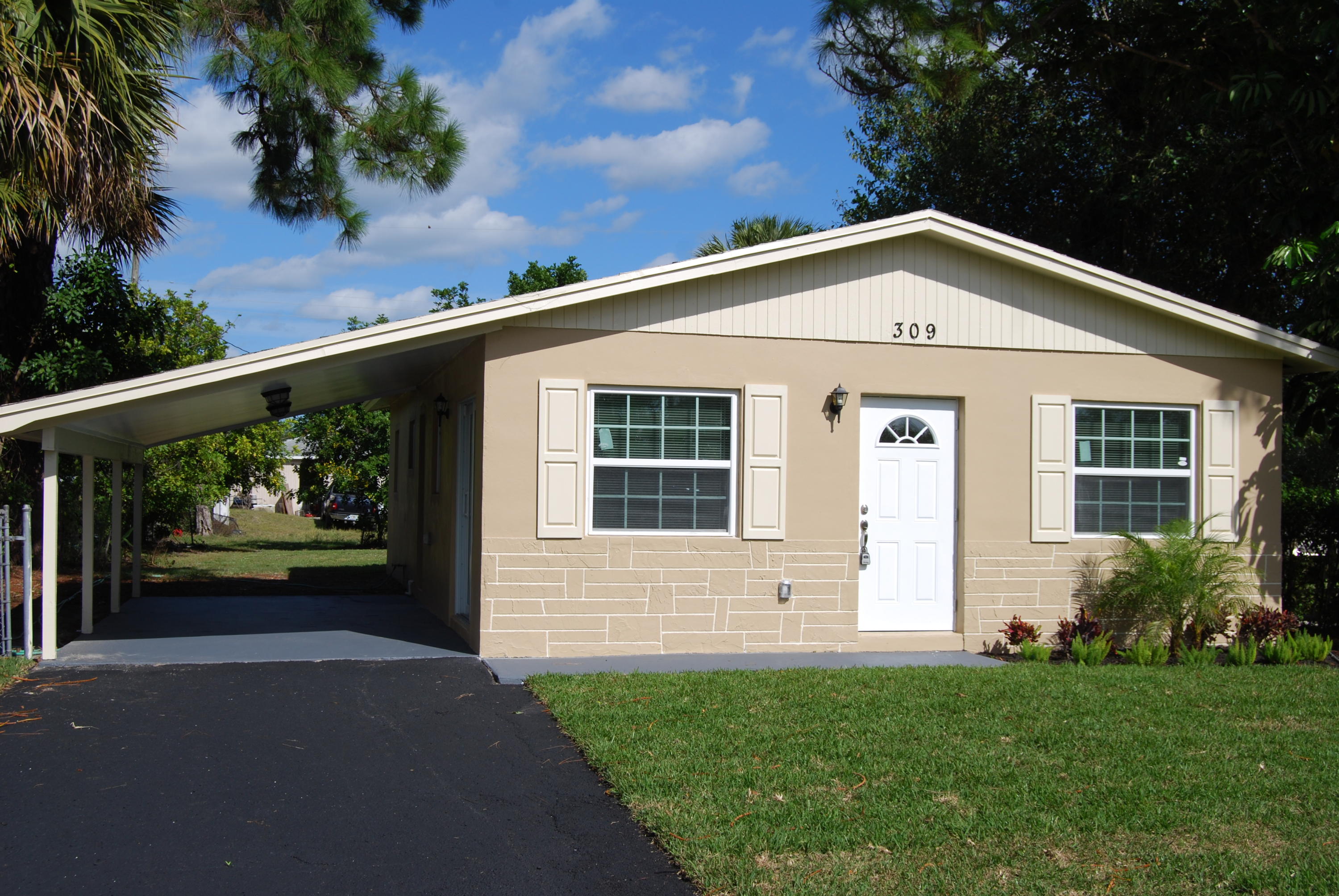 309 3rd Street Jupiter, FL 33458 - Photo 2 of 12 Exterior
