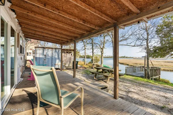 $1,400,000 | 484 Little Kinston Road, Surf City, NC 28445