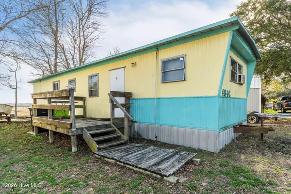 $1,400,000 | 484 Little Kinston Road, Surf City, NC 28445