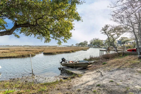 $1,400,000 | 484 Little Kinston Road, Surf City, NC 28445