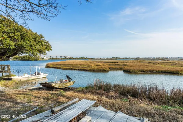 $1,400,000 | 484 Little Kinston Road, Surf City, NC 28445