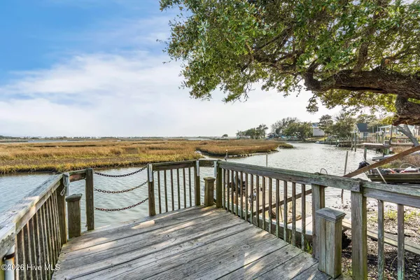 $1,400,000 | 484 Little Kinston Road, Surf City, NC 28445