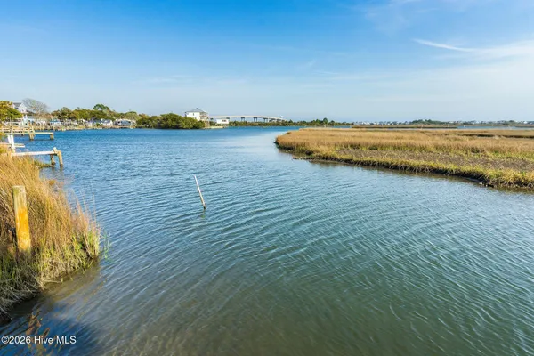 $1,400,000 | 484 Little Kinston Road, Surf City, NC 28445