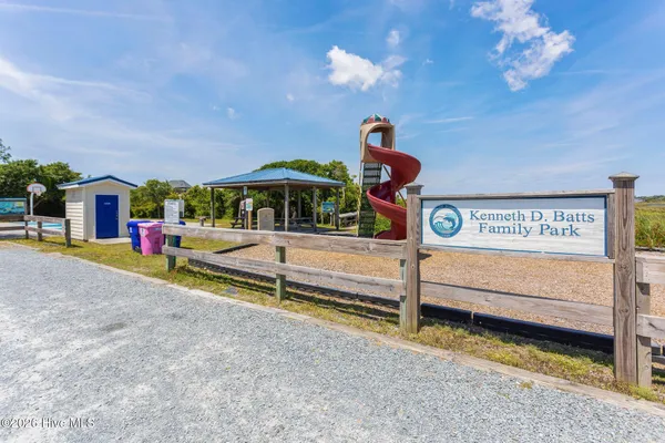 $1,400,000 | 484 Little Kinston Road, Surf City, NC 28445