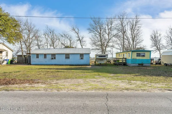 $1,400,000 | 484 Little Kinston Road, Surf City, NC 28445