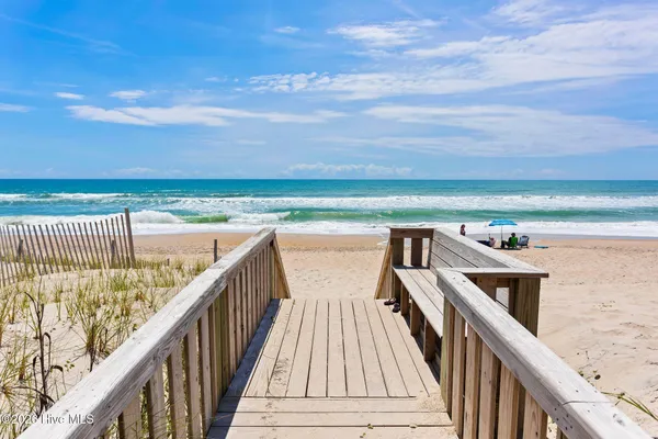 $1,400,000 | 484 Little Kinston Road, Surf City, NC 28445