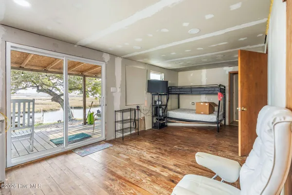 $1,400,000 | 484 Little Kinston Road, Surf City, NC 28445