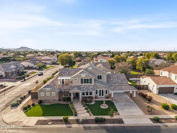 $1,169,000 | 2822 East Constance Way, Phoenix, AZ 85042