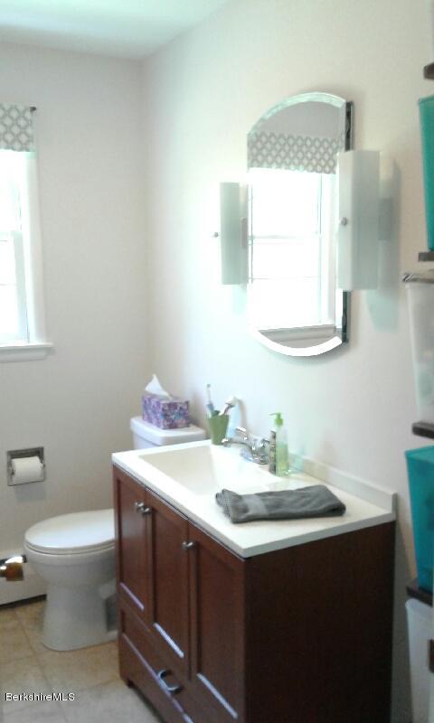 115 Ridgeway Avenue Pittsfield, MA 01201 - Photo 6 of 22 1st floor full bath with built-ins