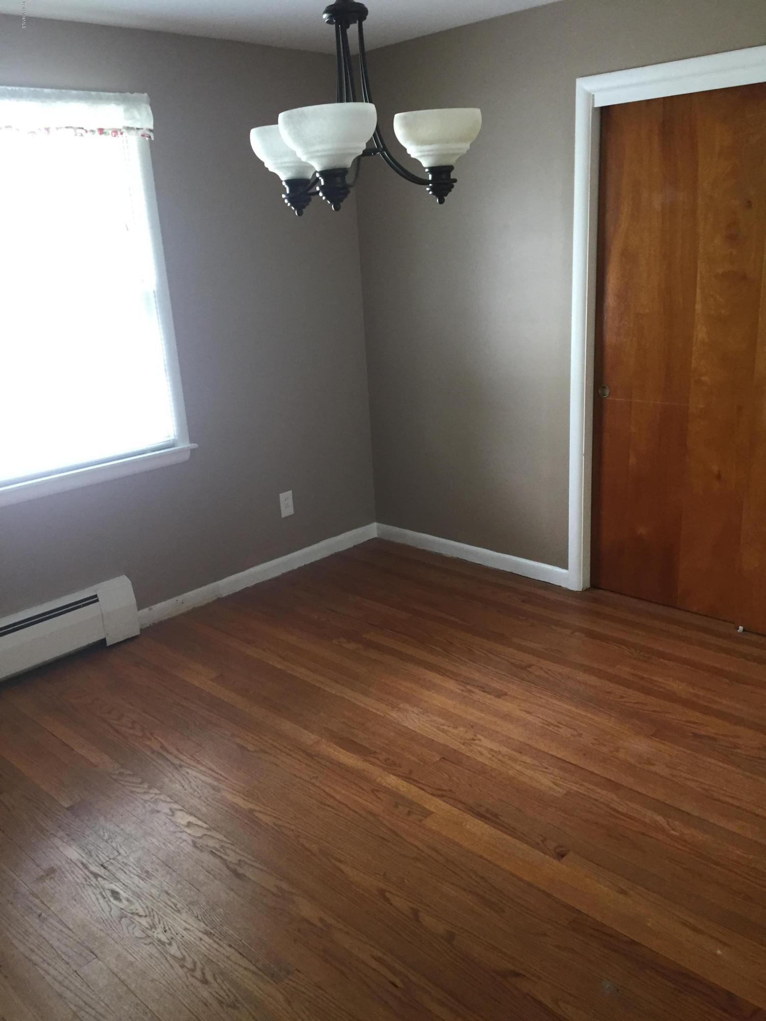115 Ridgeway Avenue Pittsfield, MA 01201 - Photo 9 of 22 dining room empty