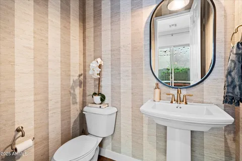 $1,219,000 | 4615 East Navigator Lane, Phoenix, AZ 85050