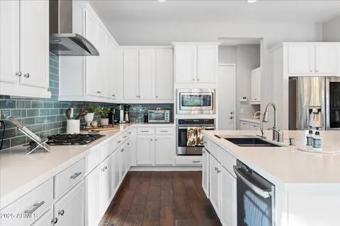 $1,219,000 | 4615 East Navigator Lane, Phoenix, AZ 85050