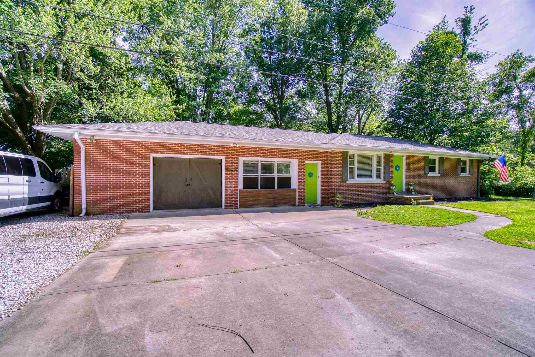 8733 Vann Road Newburgh, IN 47630 - Photo 2 of 32