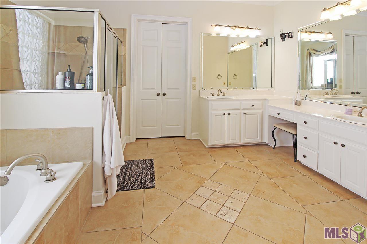 2904 Rue Dauphine Baton Rouge, LA 70810 - Photo 11 of 27