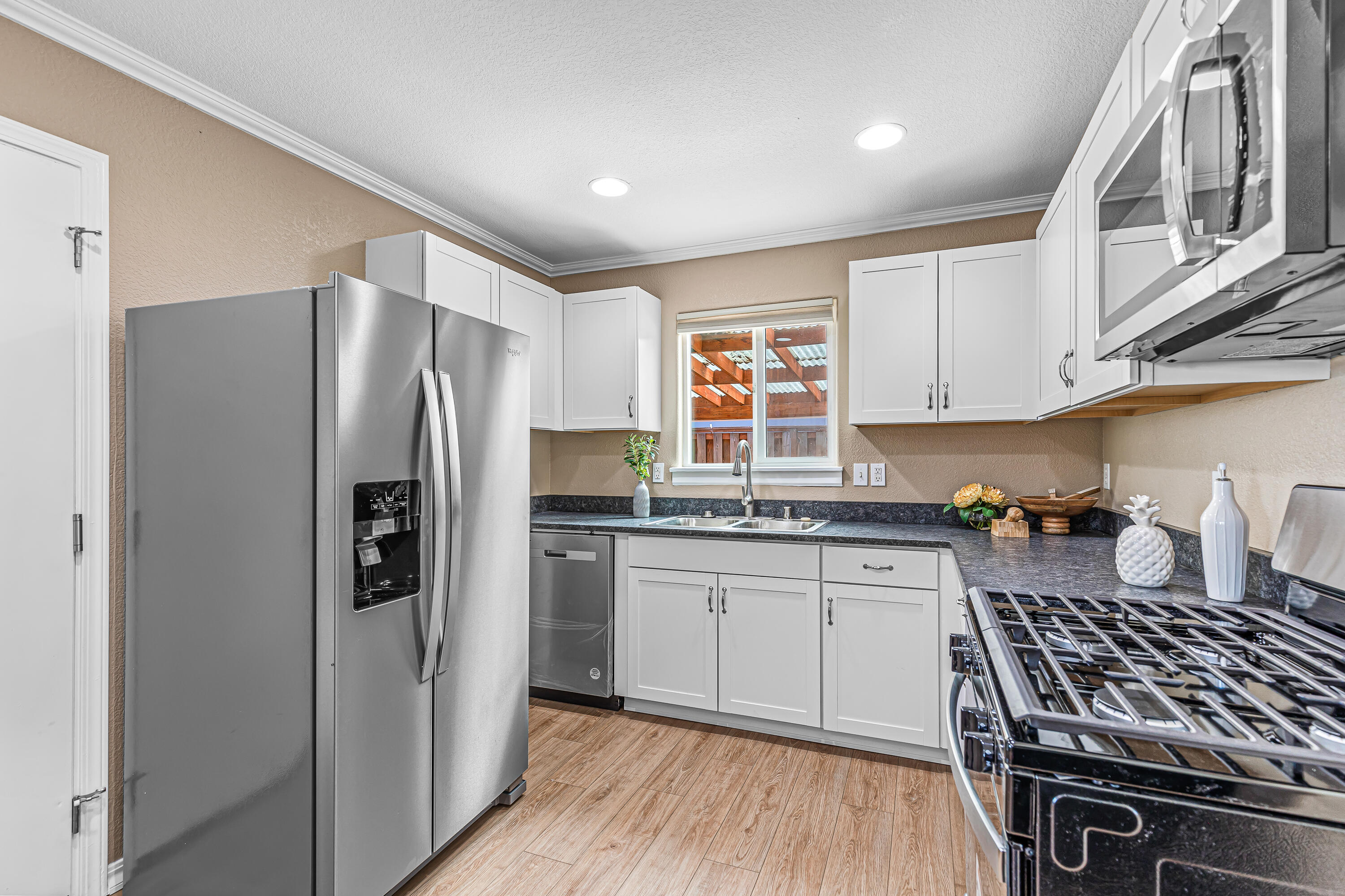 1820 Roberts Road Medford, OR 97504 - Photo 16 of 46 9R9A9451