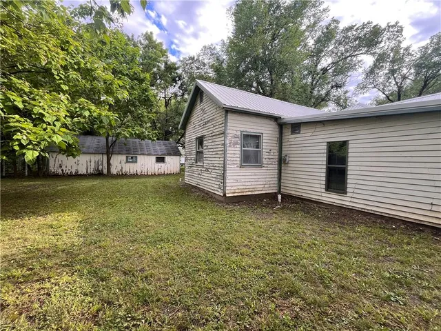 $39,000 | 215 East 2nd Street, Prescott, KS 66767