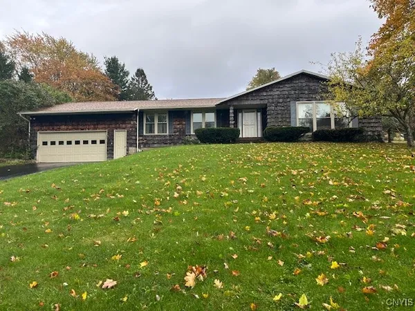 $297,500 | 5962 Sugarbush Drive, LaFayette, NY 13159