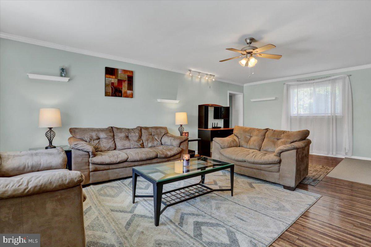 311 Hill Circle Reading, PA 19607 - Photo 10 of 35 Living room upon entering the home