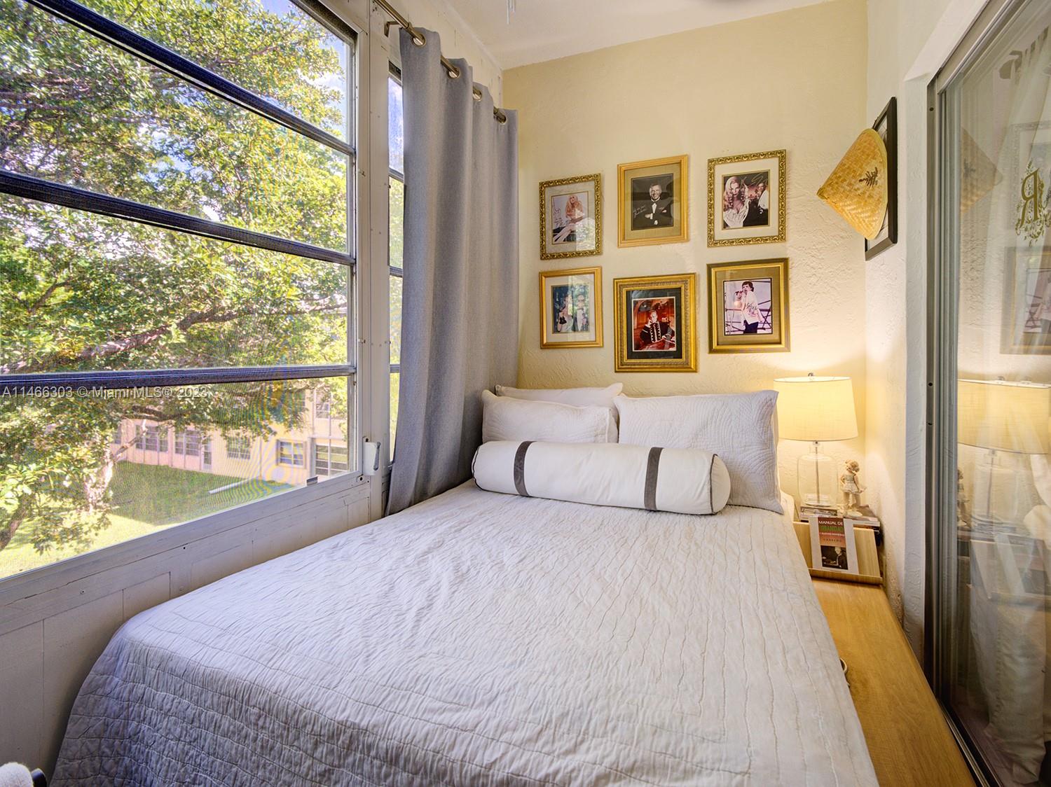 301 Cambridge Road, Unit 305 Hollywood, FL 33024 - Photo 14 of 45 Gallery Image 14