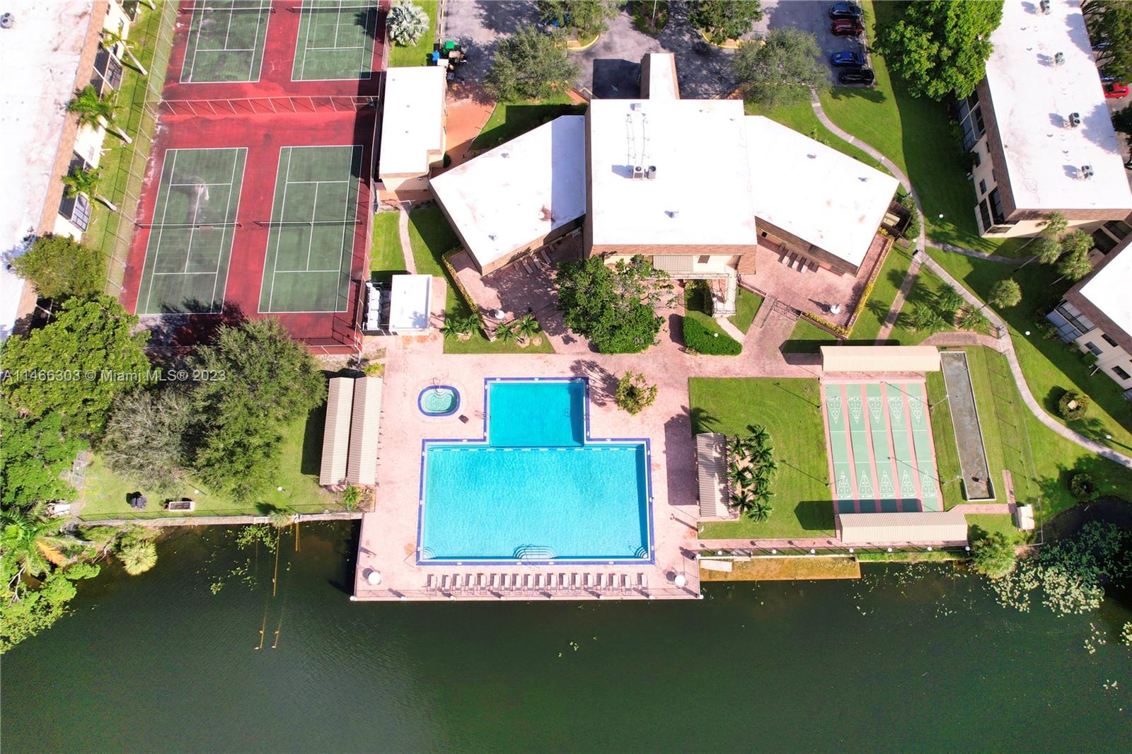 301 Cambridge Road, Unit 305 Hollywood, FL 33024 - Photo 25 of 45 Gallery Image 25