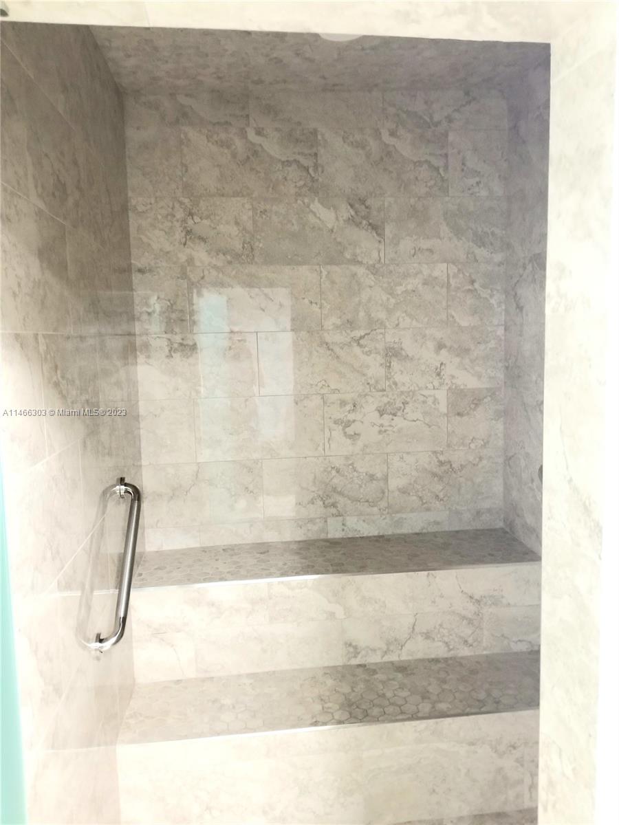 301 Cambridge Road, Unit 305 Hollywood, FL 33024 - Photo 32 of 45 Gallery Image 32