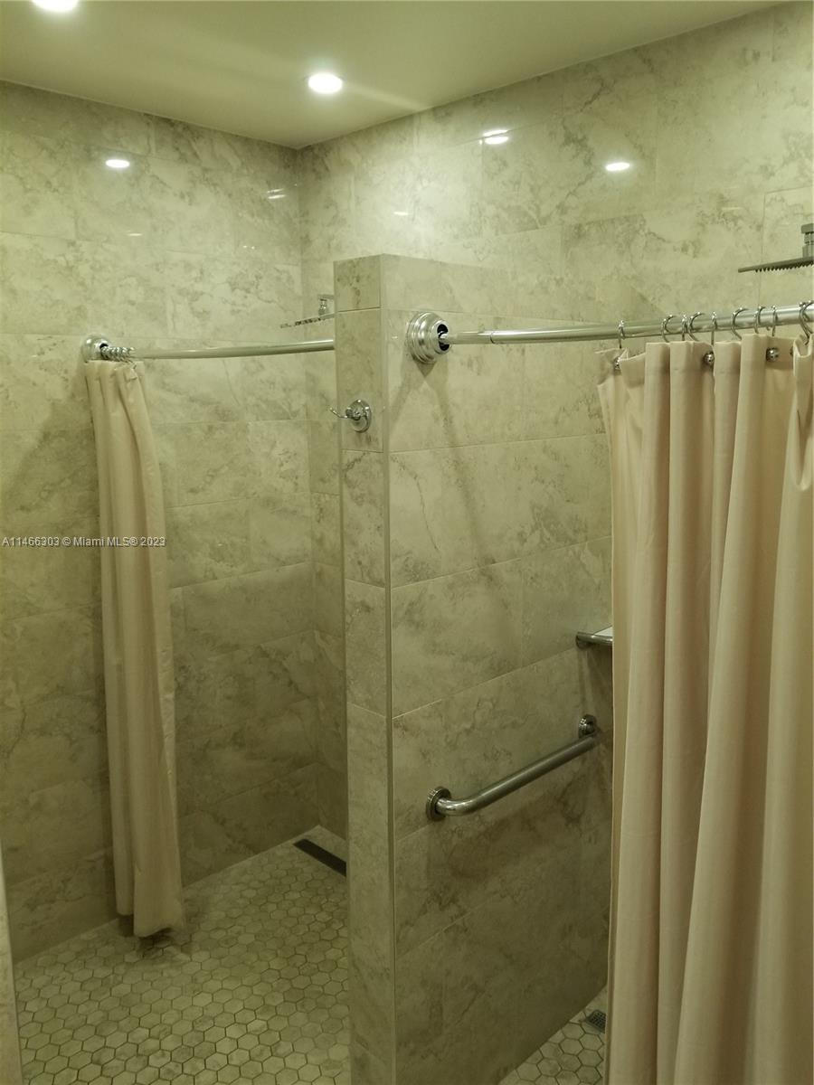 301 Cambridge Road, Unit 305 Hollywood, FL 33024 - Photo 33 of 45 Gallery Image 33