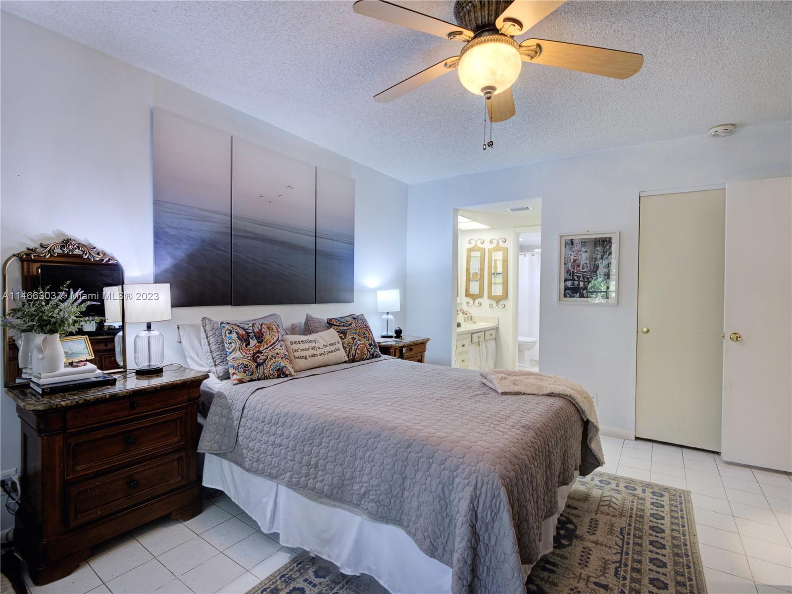 301 Cambridge Road, Unit 305 Hollywood, FL 33024 - Photo 10 of 45 Gallery Image 10