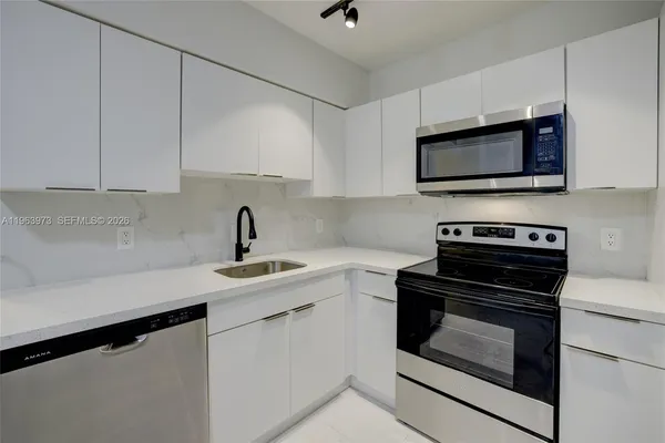 $1,750 | 1740 Funston Street, Unit 12, Hollywood, FL 33020
