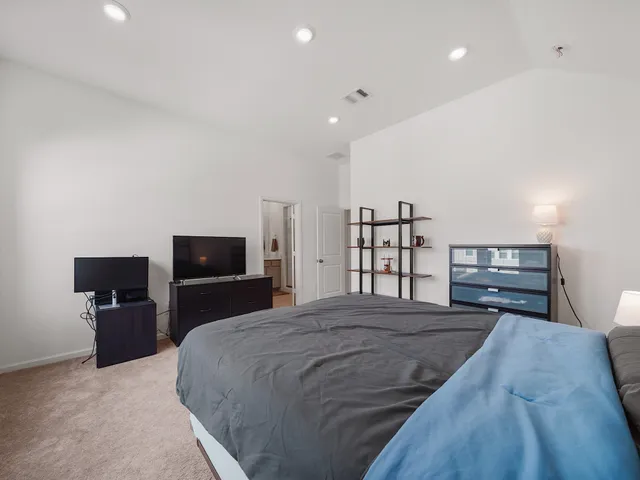 $2,200 | 674 Royal Arch Drive, Conroe, TX 77304