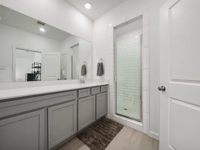 $2,200 | 674 Royal Arch Drive, Conroe, TX 77304