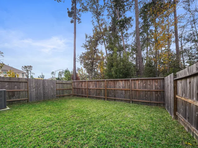 $2,200 | 674 Royal Arch Drive, Conroe, TX 77304