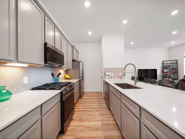 $2,200 | 674 Royal Arch Drive, Conroe, TX 77304