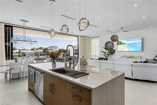 $4,790,000 | 455 Palermo Circle, Fort Myers Beach, FL 33931
