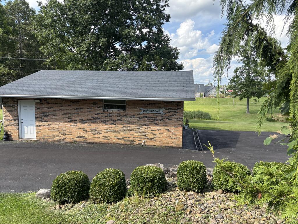 214 Flat Top Road Shady Spring, WV 25918 - Photo 10 of 78 Gallery Image 10
