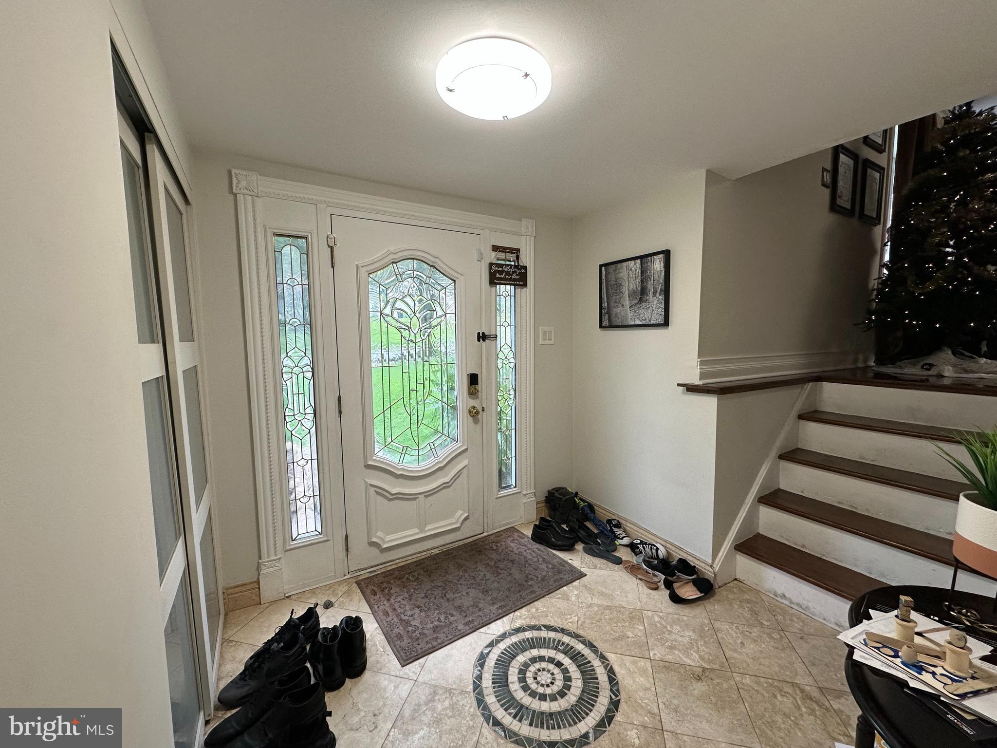 637 Charette Road Philadelphia, PA 19115 - Photo 3 of 21