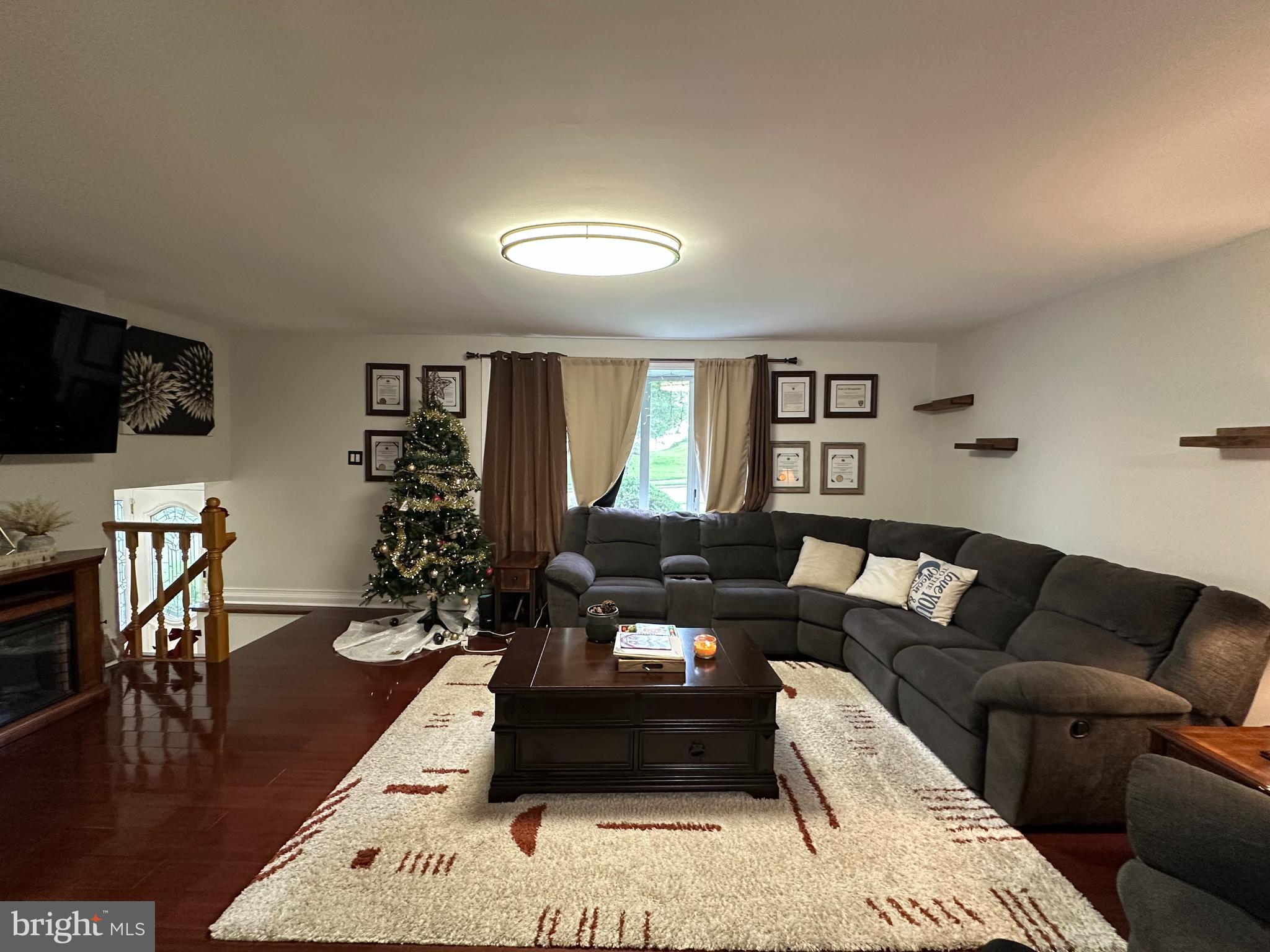 637 Charette Road Philadelphia, PA 19115 - Photo 5 of 21