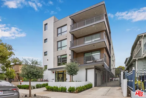 $2,650 | 5657 Virginia Avenue, Unit 202, Los Angeles, CA 90038