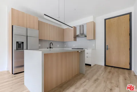 $2,650 | 5657 Virginia Avenue, Unit 202, Los Angeles, CA 90038