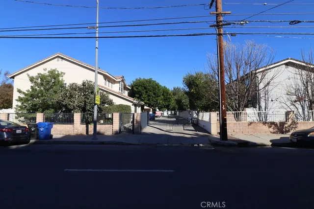 $3,995 | 16731 Parthenia Street, Unit 3, Northridge, CA 91343