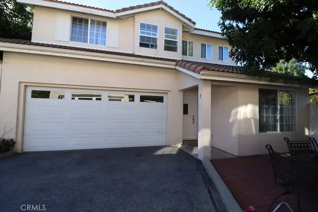 $3,995 | 16731 Parthenia Street, Unit 3, Northridge, CA 91343