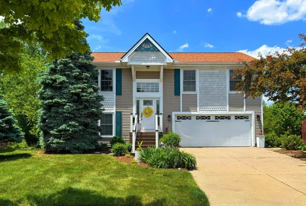 $375,000 | 558 Thornhill Court, Belleville, MI 48111