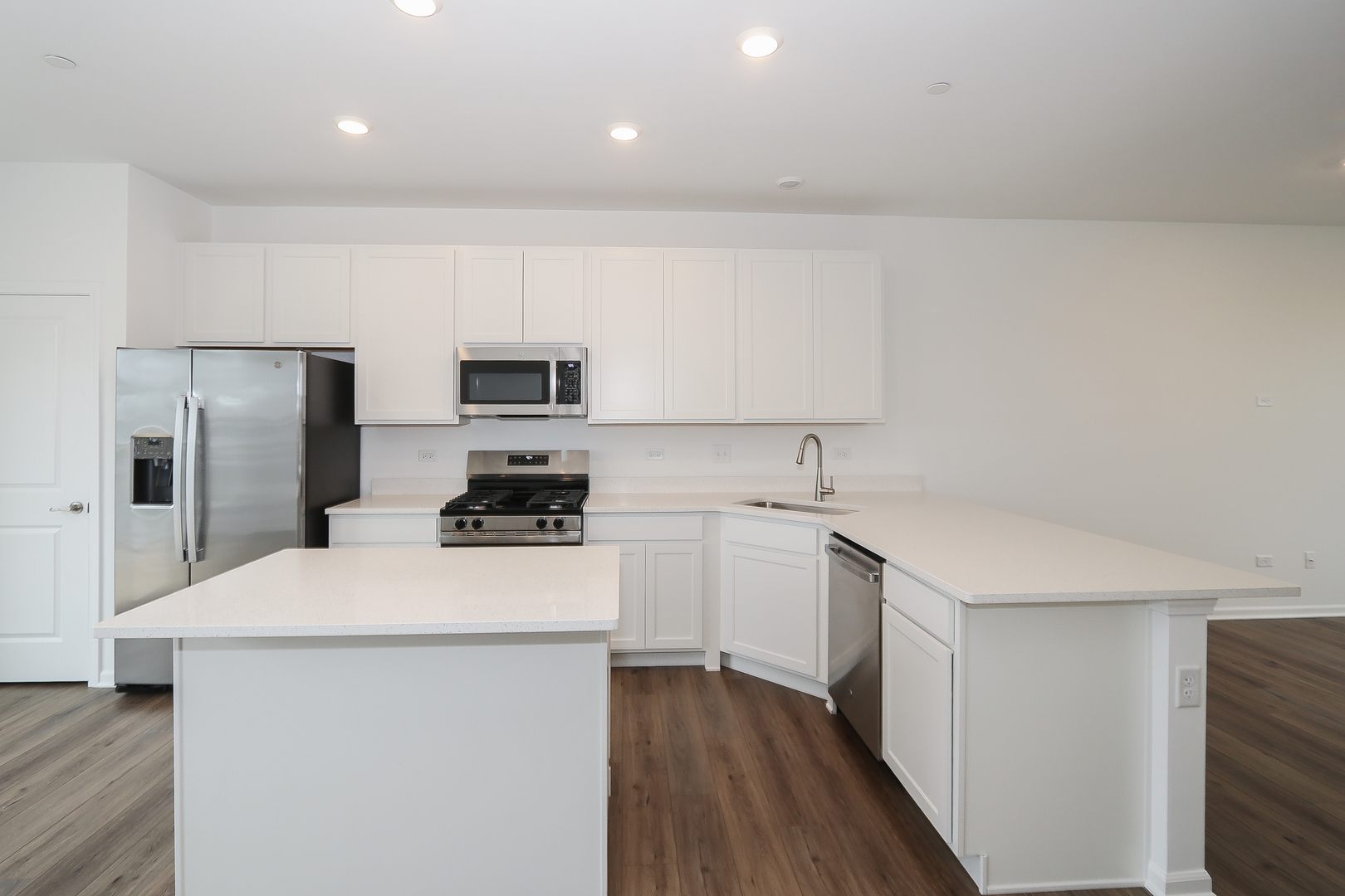 2244 Stonegate Road Algonquin, IL 60102 - Photo 7 of 30