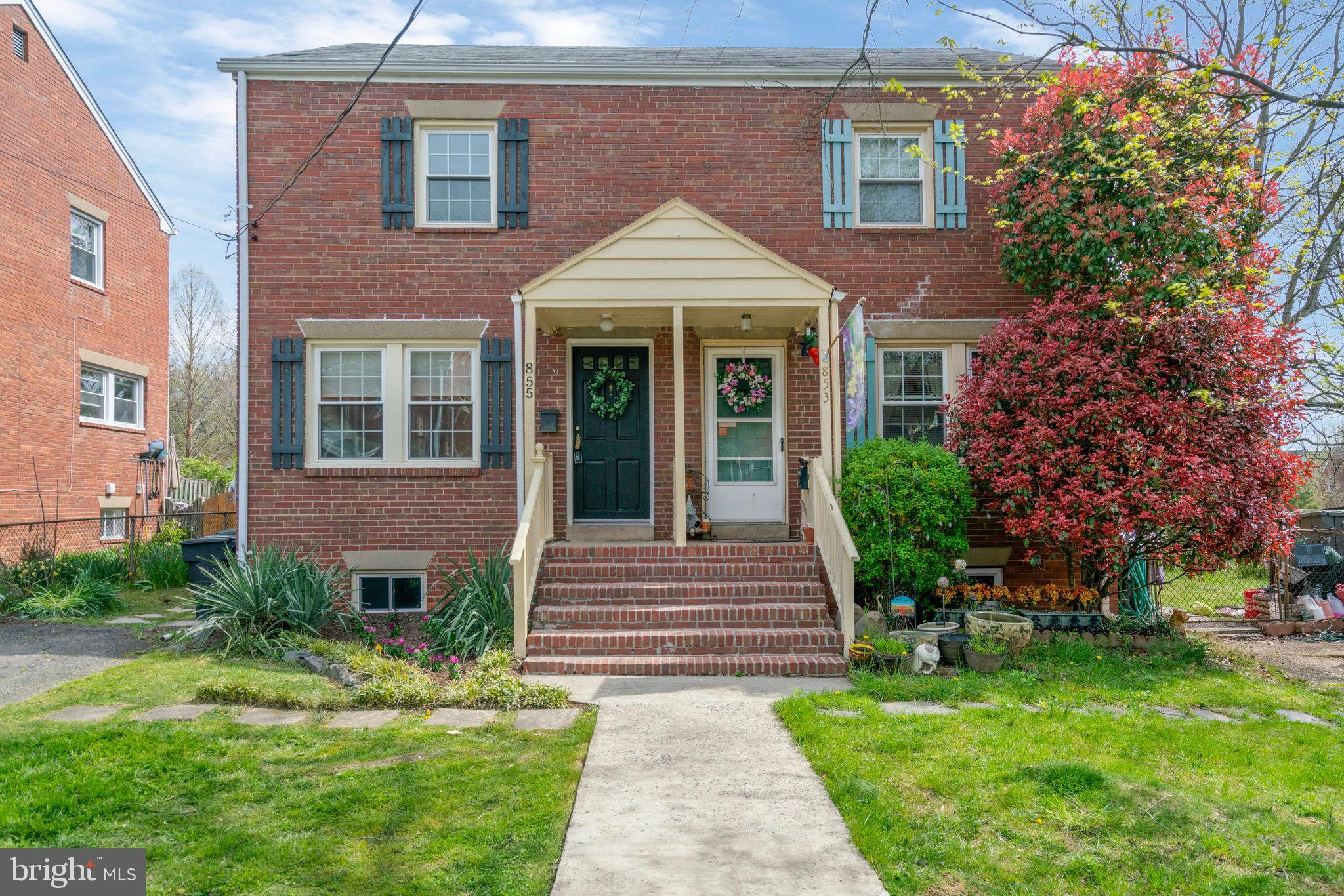 855 North Burlington St  