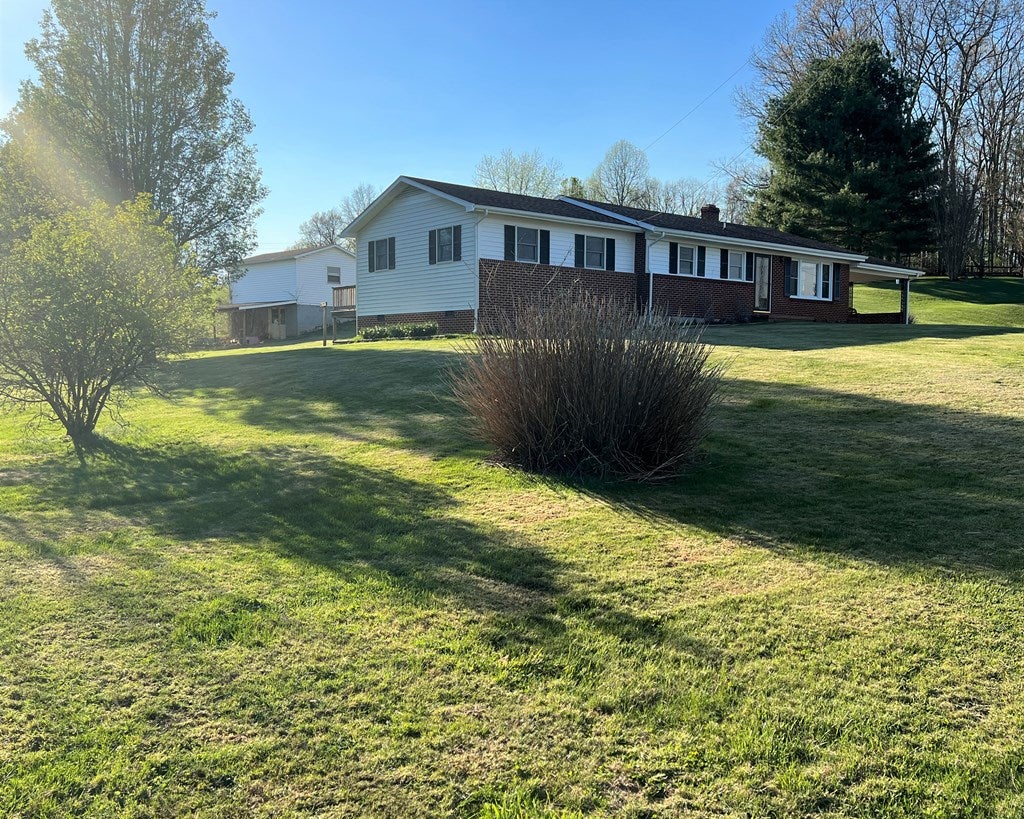 1448 Tower Road Galax, VA 24333 - Photo 4 of 18 Gallery Image 4