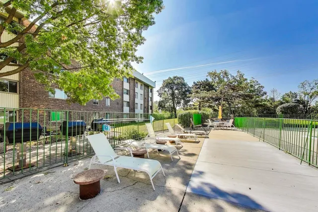 $175,000 | 841 North York Street, Unit 109, Elmhurst, IL 60126