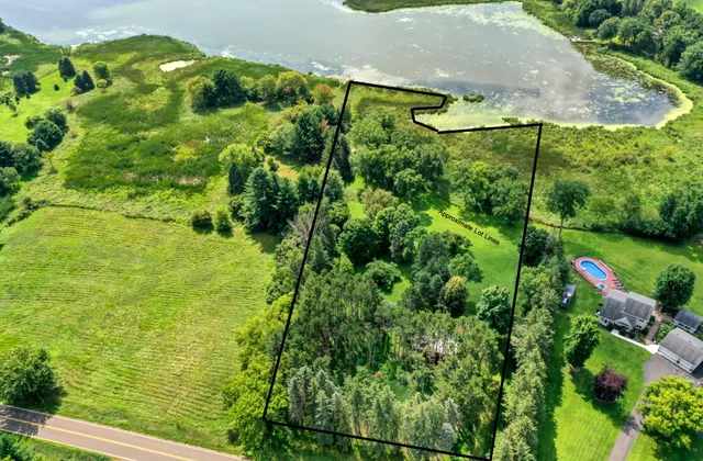 $349,900 | 15055 Little Lake Road, Center City, MN 55012