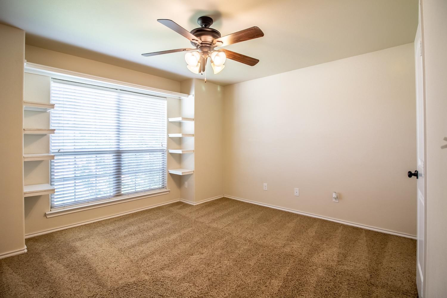 9302 Ridgely Avenue Lubbock, TX 79424 - Photo 15 of 19 Photo 15