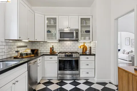 $749,000 | 1357 East 25th Street, Oakland, CA 94606